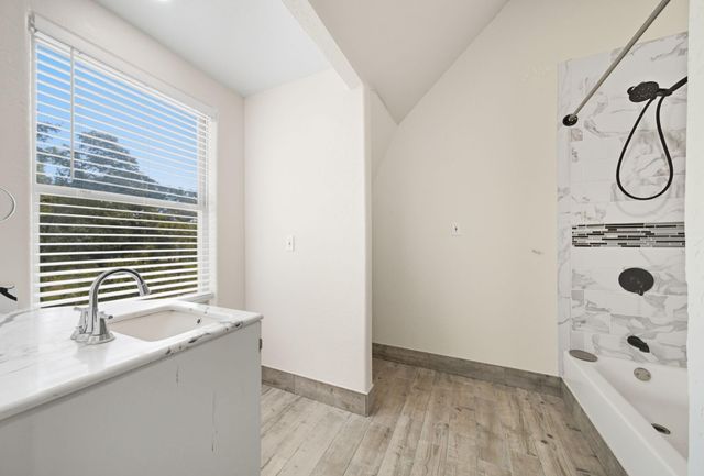 2184 Bear Bottom Drive, Wharton, TX 77488