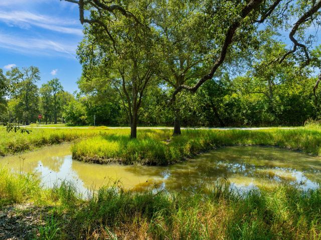 2184 Bear Bottom Drive, Wharton, TX 77488