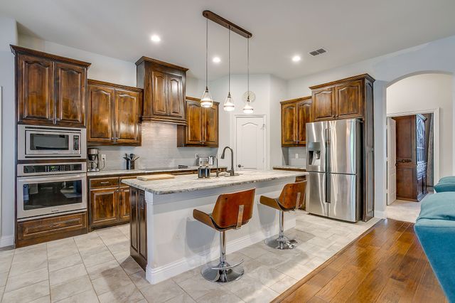 1320 Craft Farms Circle, Azle, TX 76020