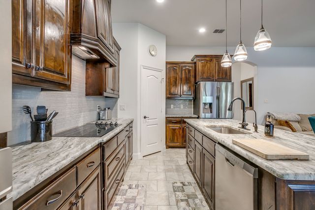 1320 Craft Farms Circle, Azle, TX 76020