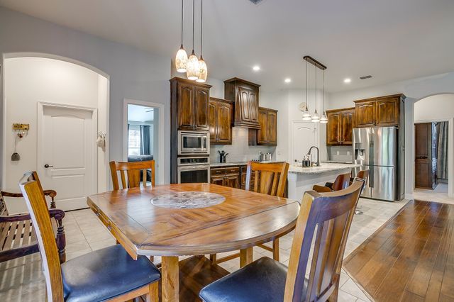 1320 Craft Farms Circle, Azle, TX 76020