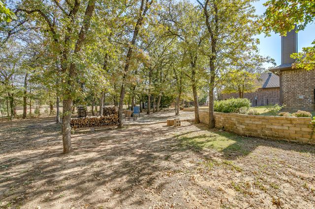 1320 Craft Farms Circle, Azle, TX 76020