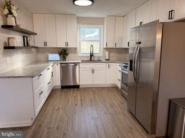 5717 KENWOOD AVE, Harrisburg, PA 17112