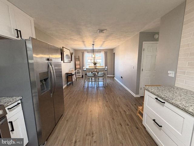 5717 KENWOOD AVE, Harrisburg, PA 17112