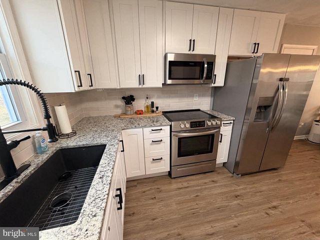 5717 KENWOOD AVE, Harrisburg, PA 17112