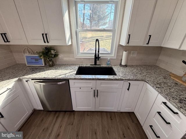 5717 KENWOOD AVE, Harrisburg, PA 17112