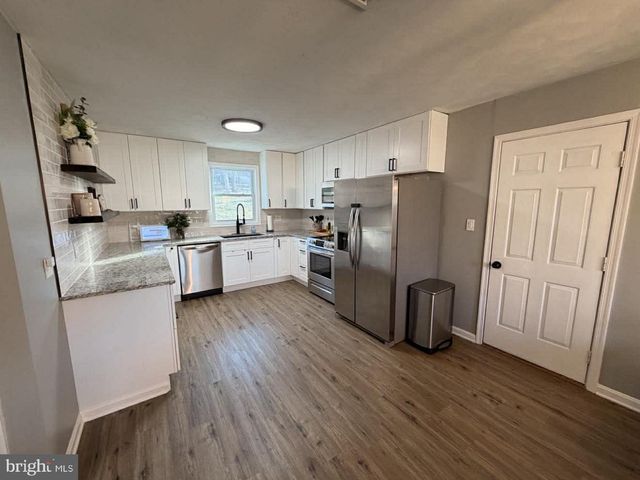 5717 KENWOOD AVE, Harrisburg, PA 17112