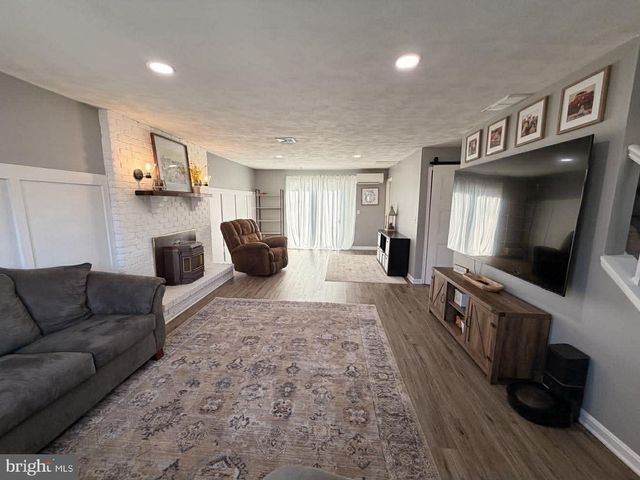 5717 KENWOOD AVE, Harrisburg, PA 17112