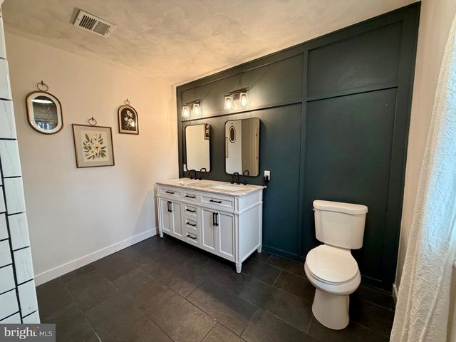 5717 KENWOOD AVE, Harrisburg, PA 17112