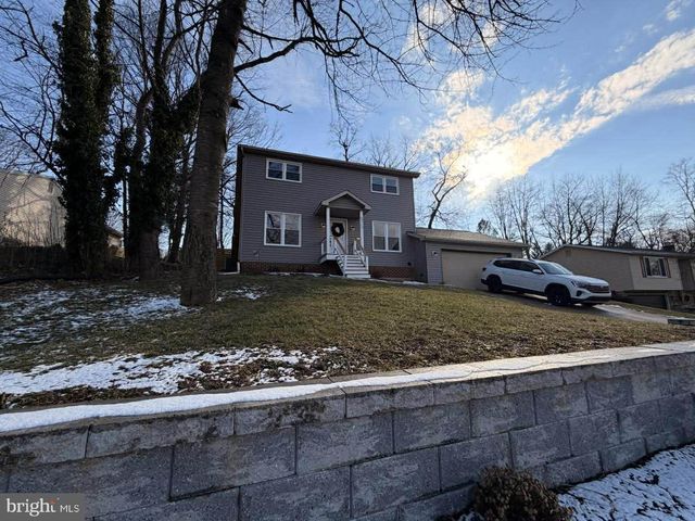 5717 KENWOOD AVE, Harrisburg, PA 17112