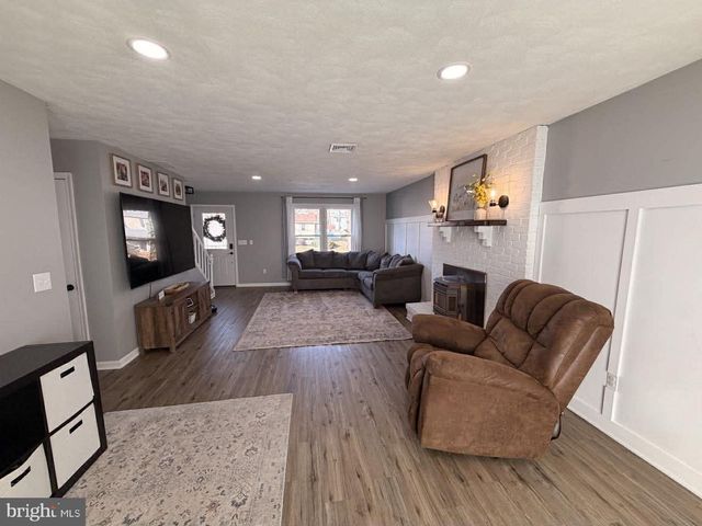 5717 KENWOOD AVE, Harrisburg, PA 17112