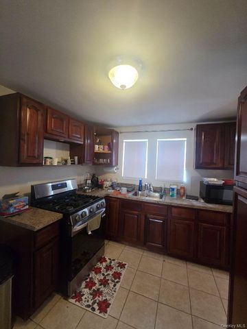 42 Sunset Drive, Hempstead, NY 11550