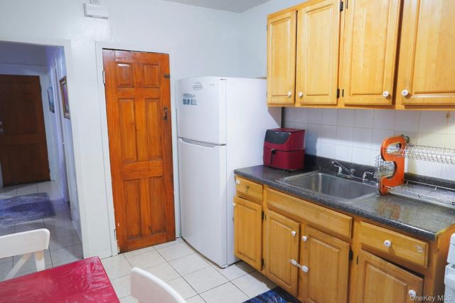 80-60 90 Avenue, Woodhaven, NY 11421