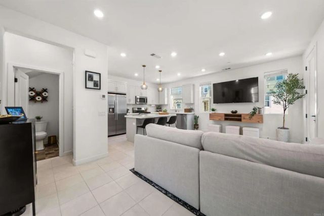 1226 Sunrise View 102, San Marcos, CA 92078