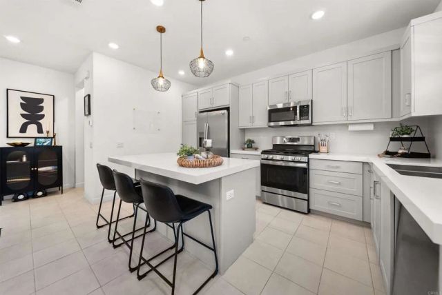 1226 Sunrise View 102, San Marcos, CA 92078