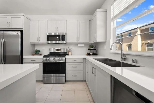 1226 Sunrise View 102, San Marcos, CA 92078