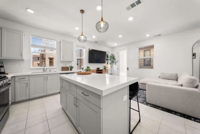 1226 Sunrise View 102, San Marcos, CA 92078