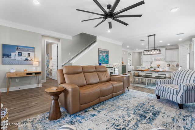 105 Everly Circle, Ocean Springs, MS 39564
