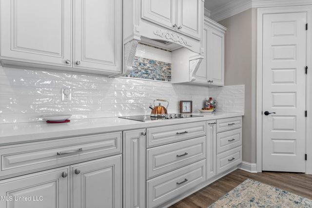 105 Everly Circle, Ocean Springs, MS 39564