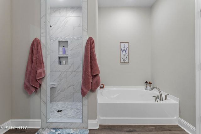 105 Everly Circle, Ocean Springs, MS 39564