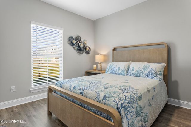 105 Everly Circle, Ocean Springs, MS 39564