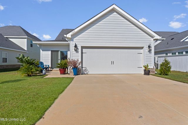 105 Everly Circle, Ocean Springs, MS 39564