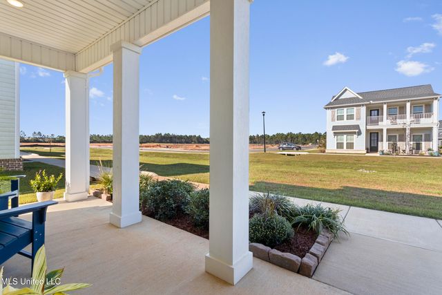 105 Everly Circle, Ocean Springs, MS 39564