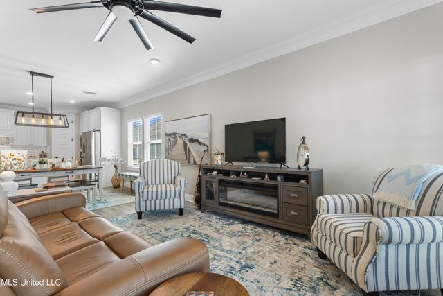 105 Everly Circle, Ocean Springs, MS 39564