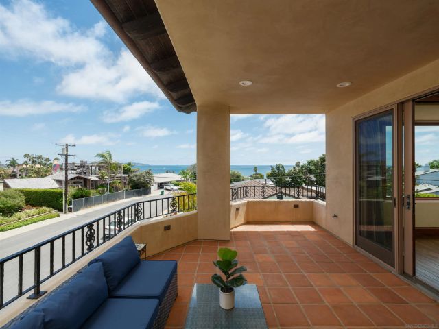 636 Wrelton Dr, La Jolla, CA 92037