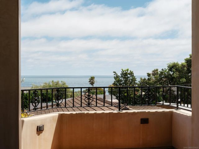 636 Wrelton Dr, La Jolla, CA 92037