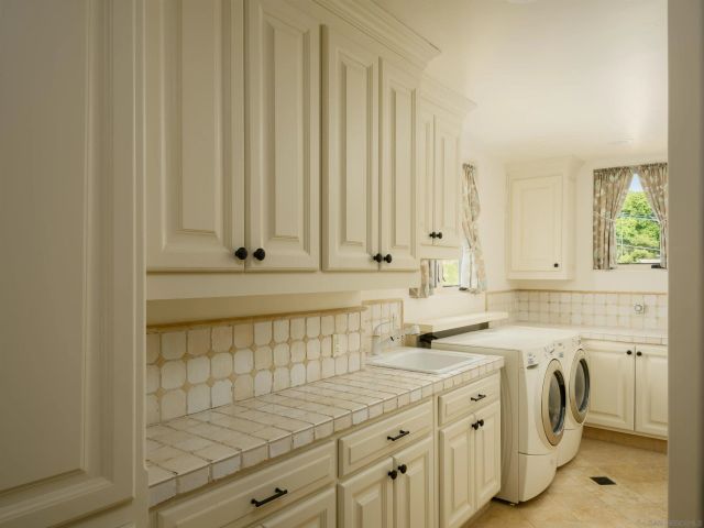 636 Wrelton Dr, La Jolla, CA 92037