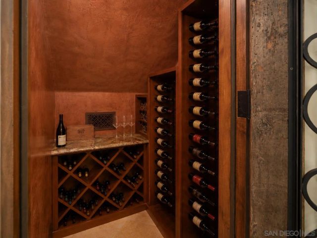 636 Wrelton Dr, La Jolla, CA 92037