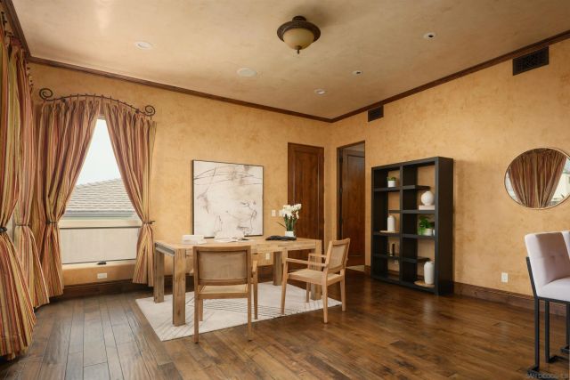 636 Wrelton Dr, La Jolla, CA 92037