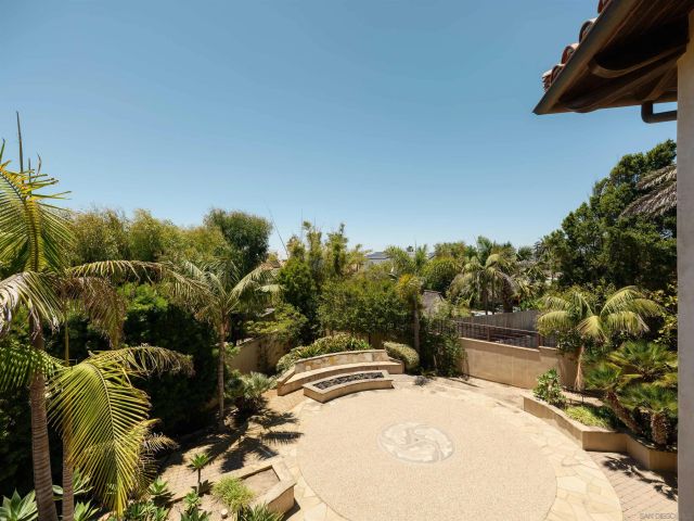 636 Wrelton Dr, La Jolla, CA 92037