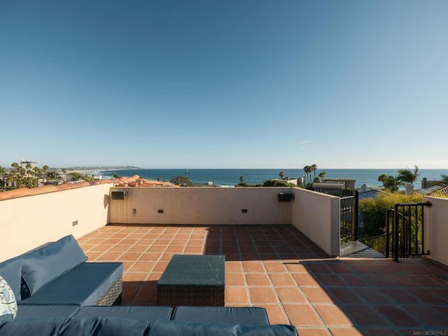 636 Wrelton Dr, La Jolla, CA 92037
