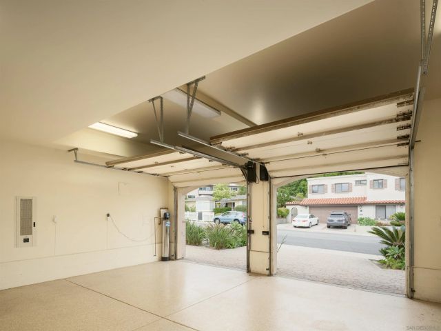 636 Wrelton Dr, La Jolla, CA 92037