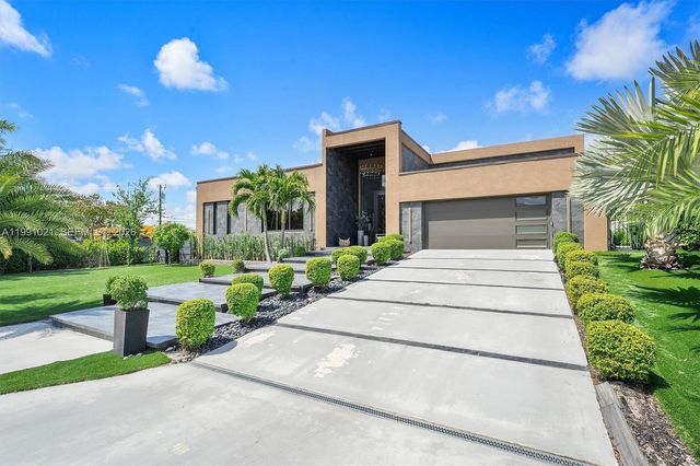 2215 NE 19th St, Fort Lauderdale, FL 33305