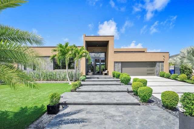 2215 NE 19th St, Fort Lauderdale, FL 33305