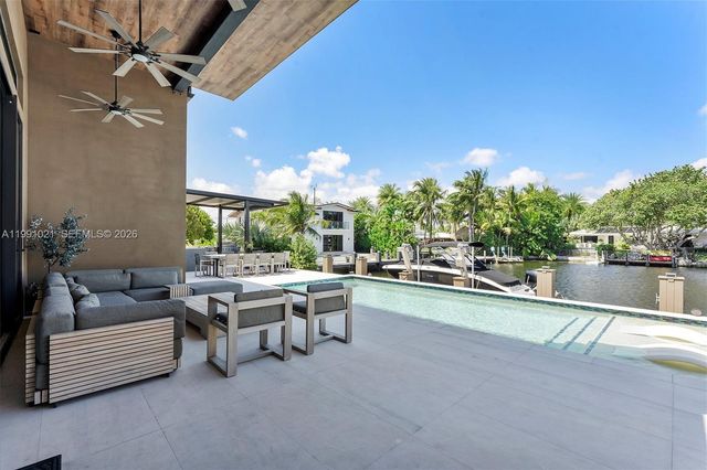 2215 NE 19th St, Fort Lauderdale, FL 33305