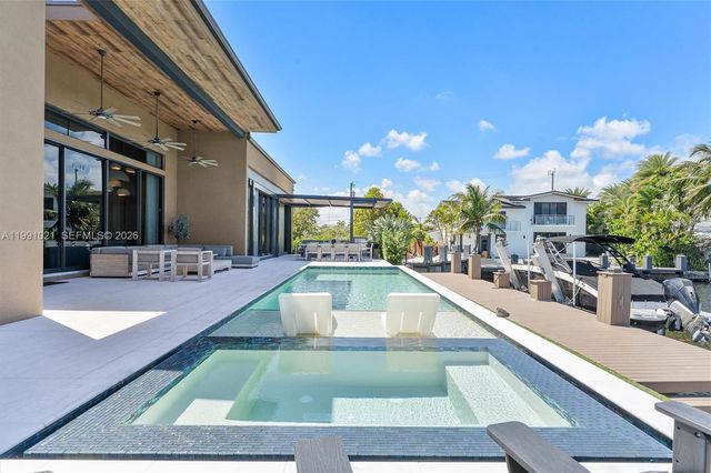 2215 NE 19th St, Fort Lauderdale, FL 33305