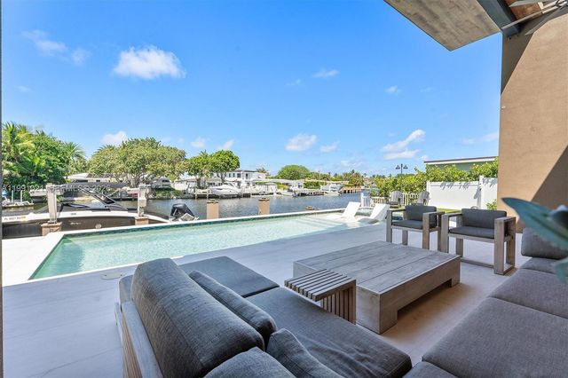 2215 NE 19th St, Fort Lauderdale, FL 33305