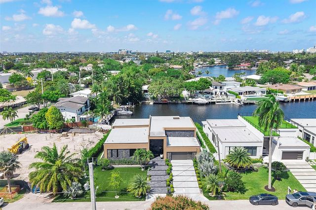 2215 NE 19th St, Fort Lauderdale, FL 33305