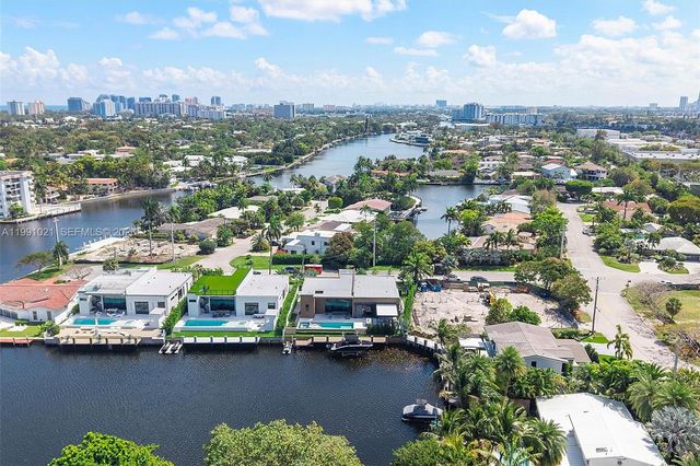 2215 NE 19th St, Fort Lauderdale, FL 33305
