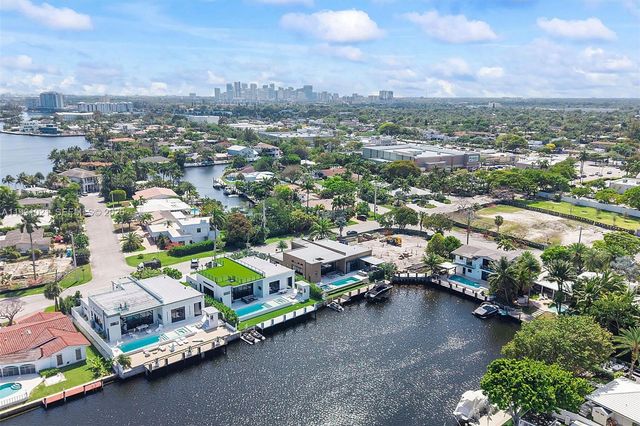 2215 NE 19th St, Fort Lauderdale, FL 33305