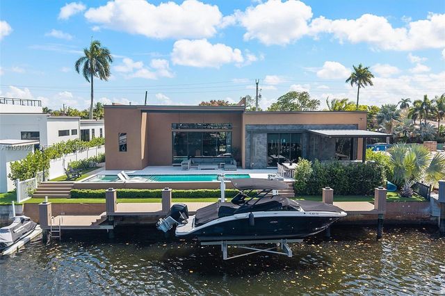 2215 NE 19th St, Fort Lauderdale, FL 33305