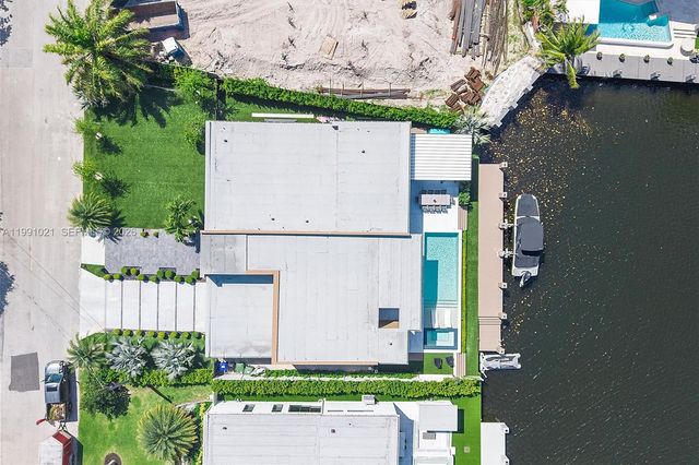 2215 NE 19th St, Fort Lauderdale, FL 33305