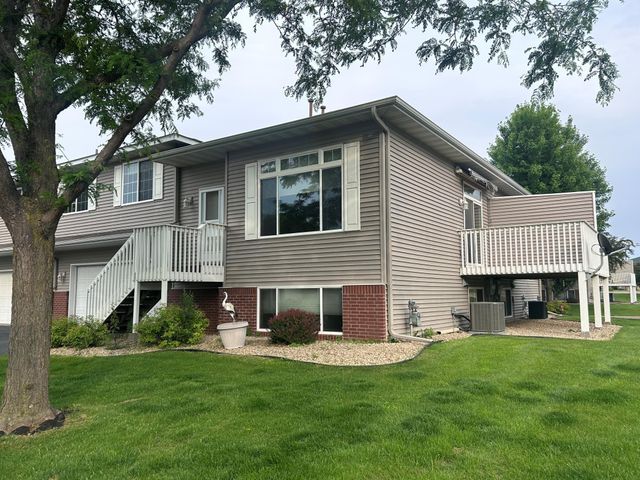 1407 Presidential Drive, Northfield, MN 55057