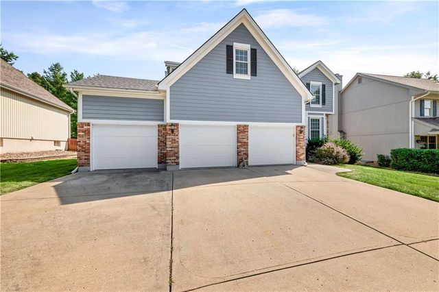 9407 N Tracy Avenue, Kansas City, MO 64155