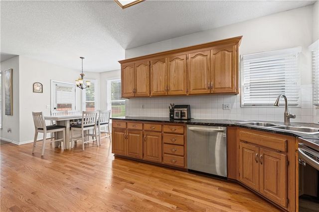 9407 N Tracy Avenue, Kansas City, MO 64155