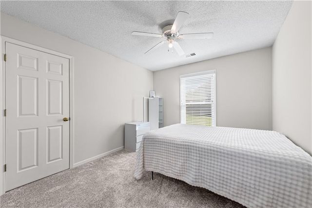 9407 N Tracy Avenue, Kansas City, MO 64155